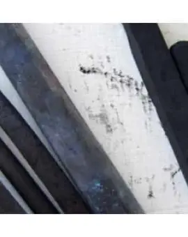 Holló rajzszén közepes